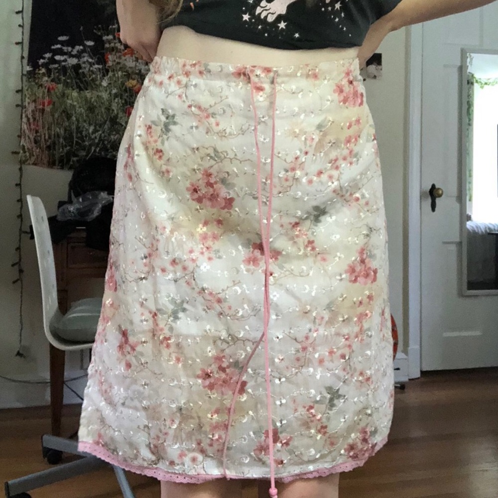 SOLD Pink floral lace moon fairy midi skirt🤎